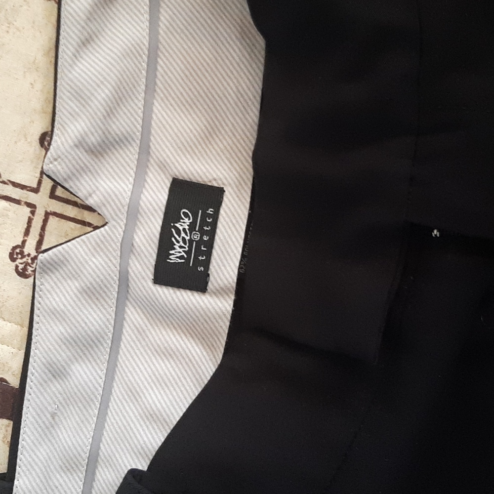 Mossimo Capris - Picture 2 of 4